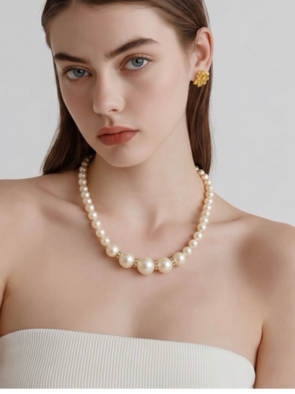 Vintage UNOAERRE Italy Faux Pearl Statement Necklace 1AR